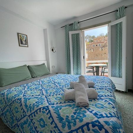 P&R Hostals Maria Rosa Tossa de Mar Exteriör bild