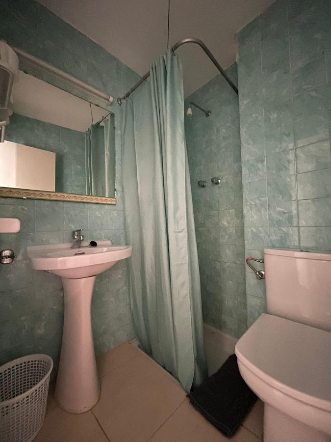 P&R Hostals Maria Rosa Tossa de Mar Exteriör bild