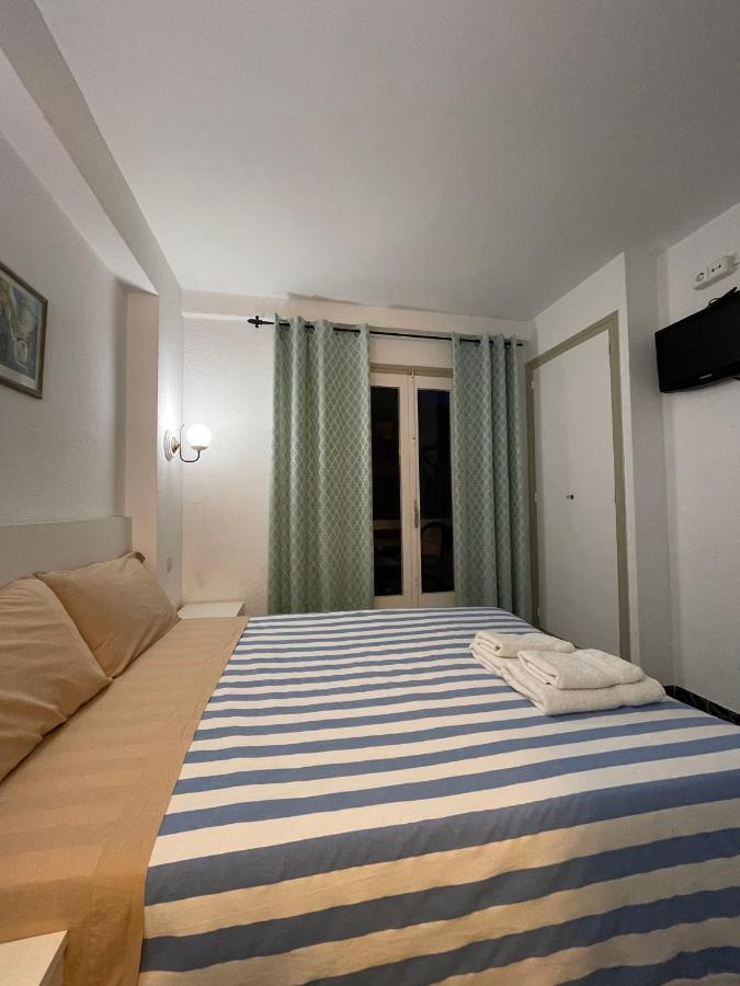 P&R Hostals Maria Rosa Tossa de Mar Exteriör bild