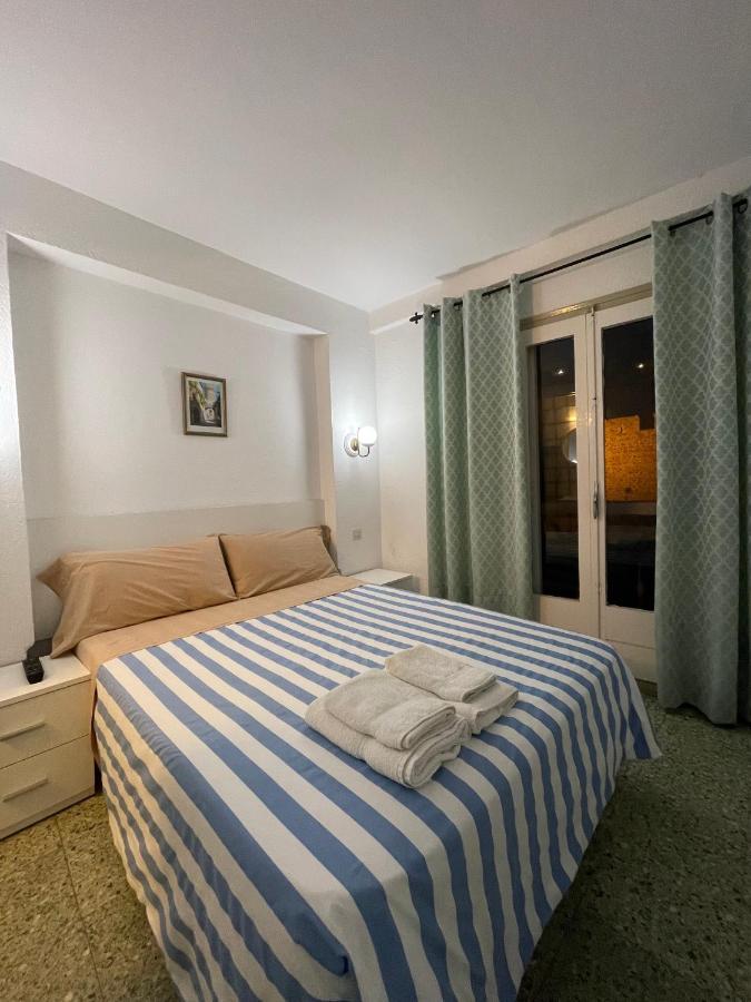 P&R Hostals Maria Rosa Tossa de Mar Exteriör bild